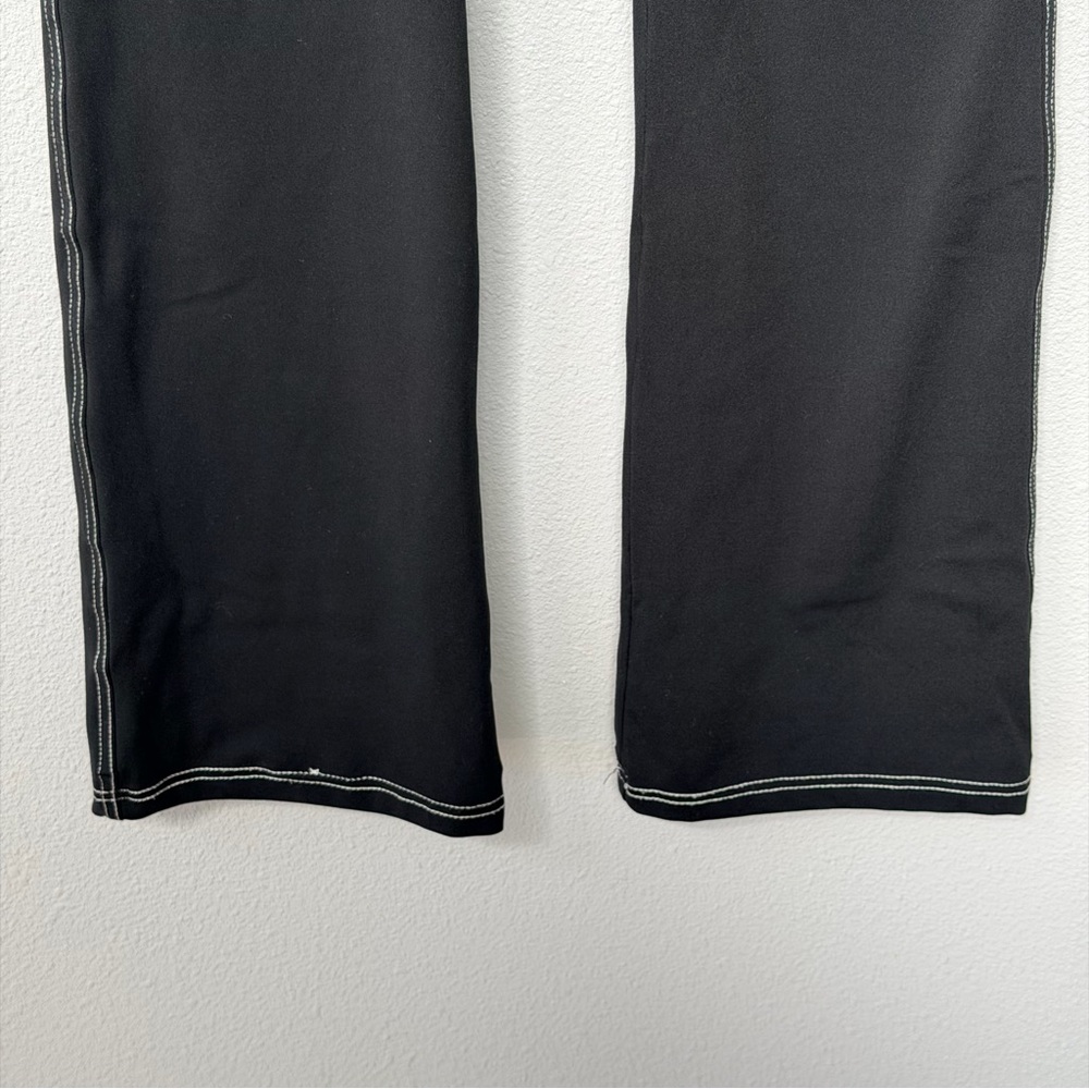 Two Pairs of Women's Flare Yoga/Jeans with Contrast White Stitching Blue/Black - Picture 4 of 16
